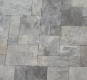 TRAVERTIN GRIS SILVER MIX VIEILLI 40.6x61x3 CM 1ER CHOIX