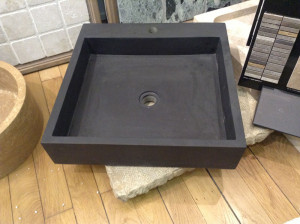 Vasque carrée en basalte noir 50x50x12cm