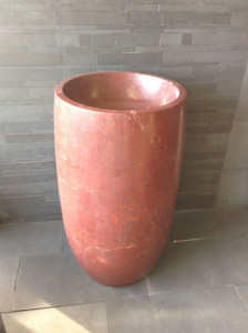 Vasque Cone en pierre rouge du liban diam. 50cm